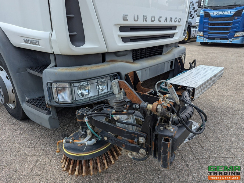 Balayeuse de voirie Iveco 140E21 4x2 Dagcab Euro3 - Schmidt SK500R - Hydrostaat: photos 9