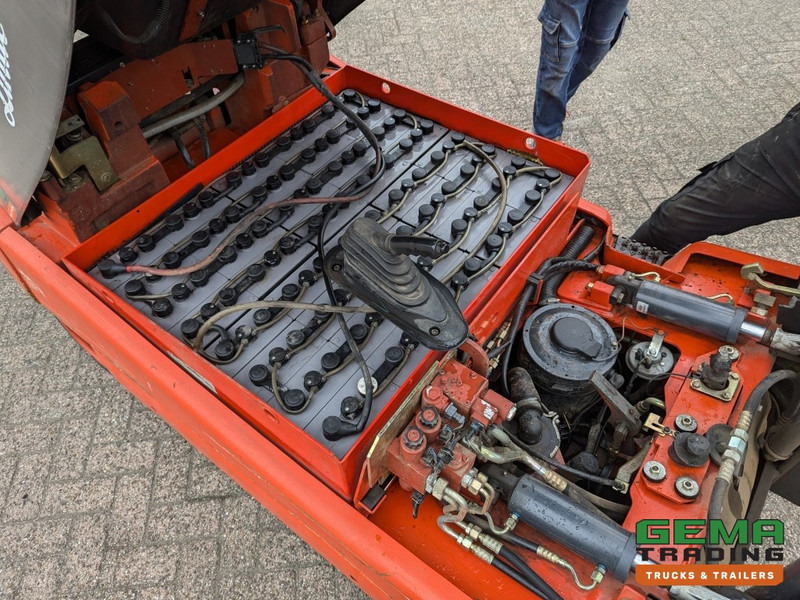 Linde E30 02 - 4058 uur - Duplex Mast - Volrubber Banden - Eurotron 80V-80A Oplader (M34) en leasing occasion Linde E30 02 - 4058 uur - Duplex Mast - Volrubber Banden - Eurotron 80V-80A Oplader (M34): photos 6