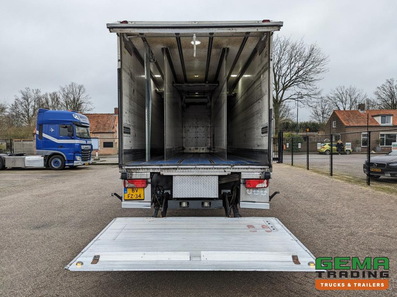 Scania P230 4x2 Daycab Euro4 KoelVriesBak 8.2m - Carrier Supra 950Mt + Laadklep 2000kg - Camion frigorifique: photos 5 Scania P230 4x2 Daycab Euro4 KoelVriesBak 8.2m - Carrier Supra 950Mt + Laadklep 2000kg - Camion frigorifique: photos 5