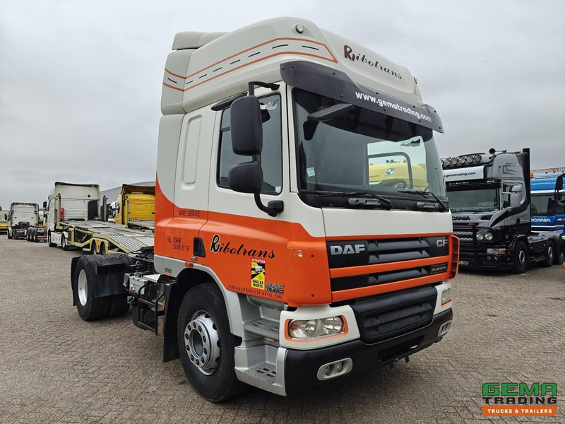 DAF CF75.250 4x2 SpaceCab Euro5 - Handgeschakeld - Airco - Tracteur routier: photos 2 DAF CF75.250 4x2 SpaceCab Euro5 - Handgeschakeld - Airco - Tracteur routier: photos 2