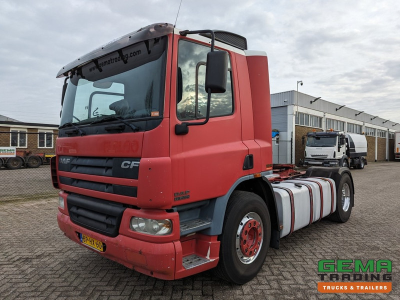 DAF CF75.360 4x2 Daycab Euro3 Double Tanks - Alcoa's (T1328) - Tracteur routier: photos 1 DAF CF75.360 4x2 Daycab Euro3 Double Tanks - Alcoa's (T1328) - Tracteur routier: photos 1