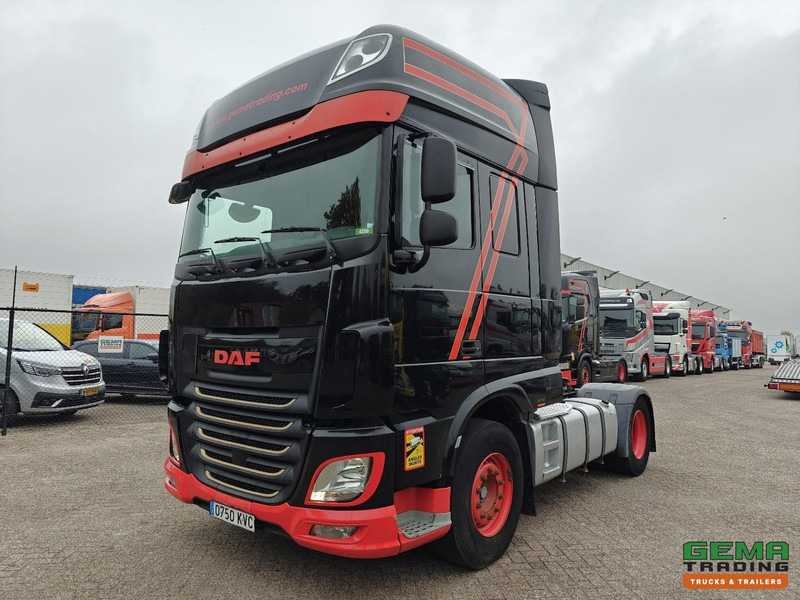 DAF FT XF460 4x2 Superspacecab Euro6A - Retarder - Dubbele Tanks - StandAirco - SMARTTacho V2 - Tracteur routier: photos 1 DAF FT XF460 4x2 Superspacecab Euro6A - Retarder - Dubbele Tanks - StandAirco - SMARTTacho V2 - Tracteur routier: photos 1