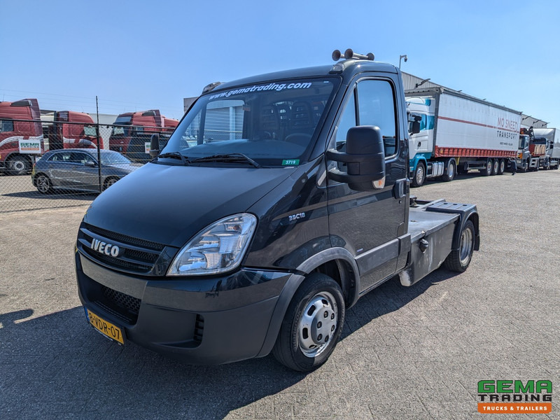 Iveco 35C18/T 4x2 Euro4 - BE-Trekker - 3-Zits - Luchthoorns - NAP - 07/2025APK - Tracteur routier: photos 1 Iveco 35C18/T 4x2 Euro4 - BE-Trekker - 3-Zits - Luchthoorns - NAP - 07/2025APK - Tracteur routier: photos 1