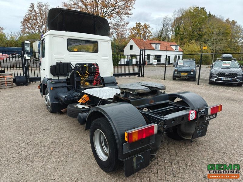 MAN LE 10.220 4x2 Dagcabine Euro3 - Handgeschakeld - Analoge Tachograaf - 195.000km - Tracteur routier: photos 4 MAN LE 10.220 4x2 Dagcabine Euro3 - Handgeschakeld - Analoge Tachograaf - 195.000km - Tracteur routier: photos 4