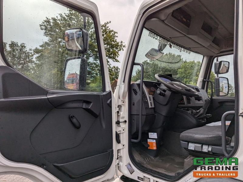 Camion isothermique Volvo FL210 4x2 Daycab 18Ton Euro5 Handgeschakeld - Koel-VriesBak 8.40M - Frigo Block - Laadklep 1500KG: photos 11
