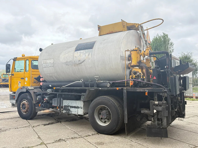 Renault G260 4X2 ACMAR Bitumen Sprayer 10.000L Spring/Spring Manual Gear - Camion: photos 3 Renault G260 4X2 ACMAR Bitumen Sprayer 10.000L Spring/Spring Manual Gear - Camion: photos 3