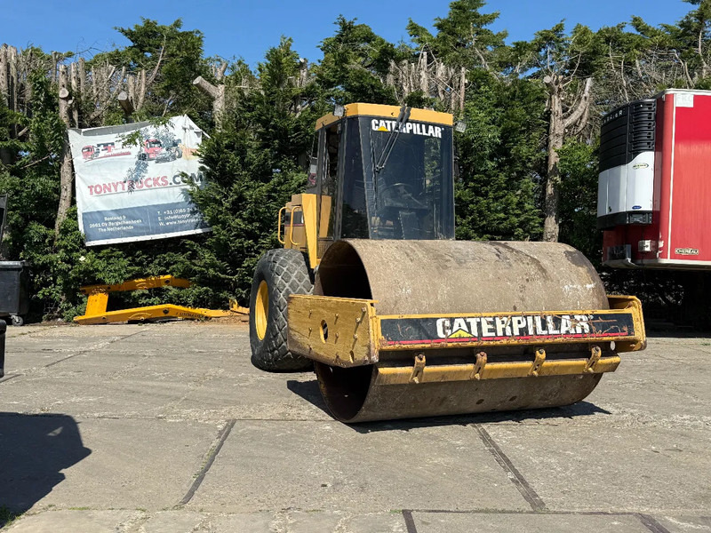 Caterpillar CS 563 Roller with vibration - Compacteur: photos 1 Caterpillar CS 563 Roller with vibration - Compacteur: photos 1