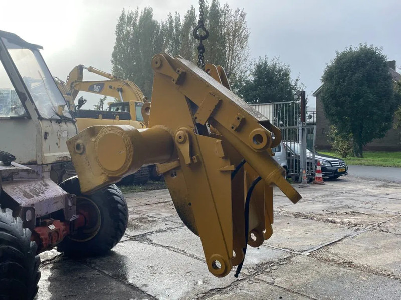 Caterpillar Ripper compatible with D7R and D7H Ripper compatible with D7R and D7H - Ripper pour Engins de chantier: photos 5 Caterpillar Ripper compatible with D7R and D7H Ripper compatible with D7R and D7H - Ripper pour Engins de chantier: photos 5