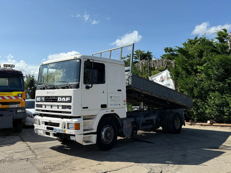 DAF 95.430 ATI 4X2 Tipper SPRING/AIR ZF MAN GEARBOX - Camion benne: photos 2 DAF 95.430 ATI 4X2 Tipper SPRING/AIR ZF MAN GEARBOX - Camion benne: photos 2