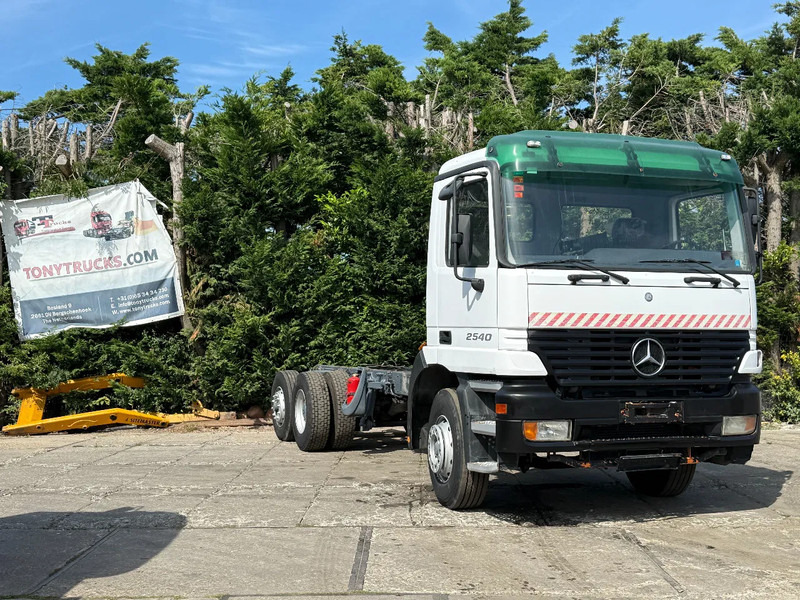 Mercedes-Benz Actros 2540 V6 6X2 Chassis Spring/Air Manual gearbox - Châssis cabine: photos 1 Mercedes-Benz Actros 2540 V6 6X2 Chassis Spring/Air Manual gearbox - Châssis cabine: photos 1