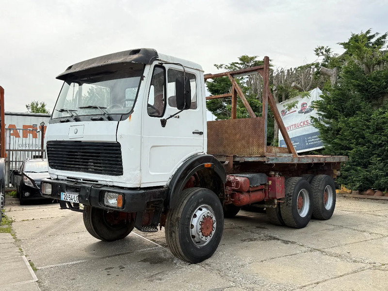 Mercedes-Benz SK 2628 V8 6X6 Platform Spring/Spring Manual gear - Camion plateau: photos 2 Mercedes-Benz SK 2628 V8 6X6 Platform Spring/Spring Manual gear - Camion plateau: photos 2