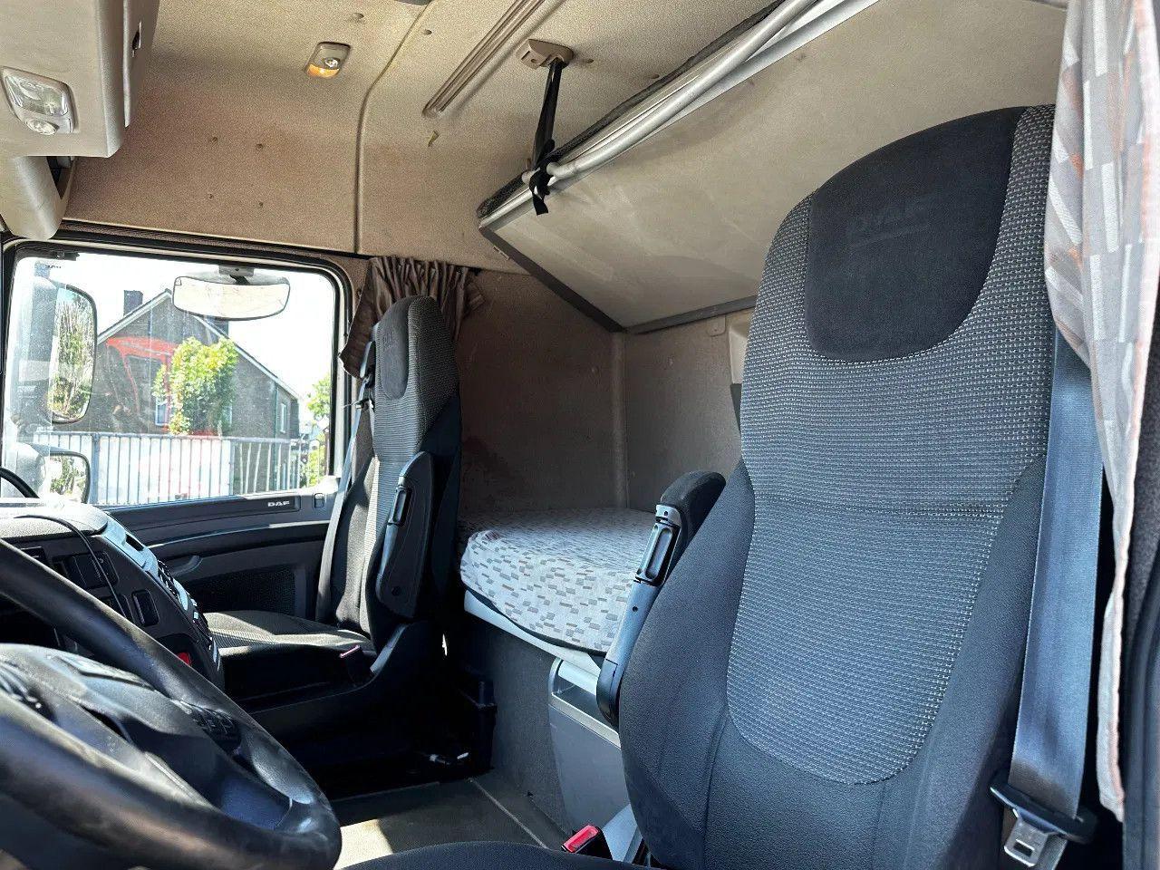 Tracteur routier DAF XF 460 4X2 Tractor-unit Spring/Air ACC Retarder DAF XF 460 4X2 Tractor-unit Spring/Air ACC Retarder: photos 7