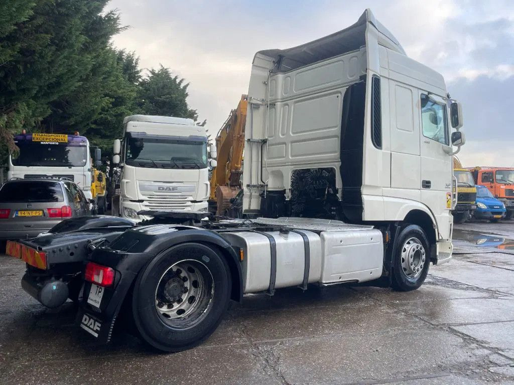 DAF XF 460 4X2 Tractor-unit Spring/Air Retarder DAF XF 106.460 4X2 Tractor-unit Spring/Air Retarder - Tracteur routier: photos 4 DAF XF 460 4X2 Tractor-unit Spring/Air Retarder DAF XF 106.460 4X2 Tractor-unit Spring/Air Retarder - Tracteur routier: photos 4