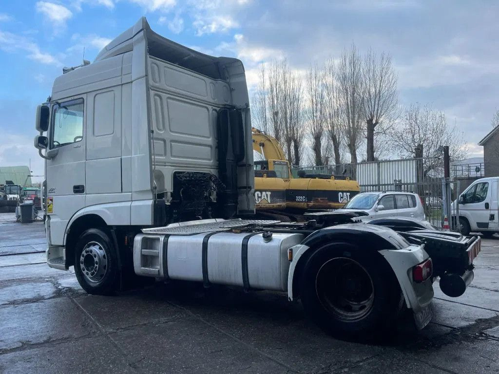 DAF XF 460 4X2 Tractor-unit Spring/Air Retarder DAF XF 106.460 4X2 Tractor-unit Spring/Air Retarder - Tracteur routier: photos 3 DAF XF 460 4X2 Tractor-unit Spring/Air Retarder DAF XF 106.460 4X2 Tractor-unit Spring/Air Retarder - Tracteur routier: photos 3