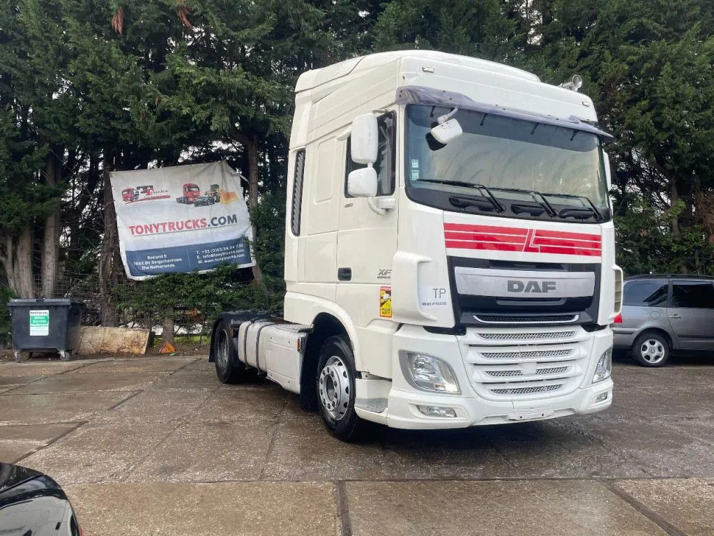 DAF XF 460 4X2 Tractor-unit Spring/Air Retarder DAF XF 106.460 4X2 Tractor-unit Spring/Air Retarder - Tracteur routier: photos 1 DAF XF 460 4X2 Tractor-unit Spring/Air Retarder DAF XF 106.460 4X2 Tractor-unit Spring/Air Retarder - Tracteur routier: photos 1