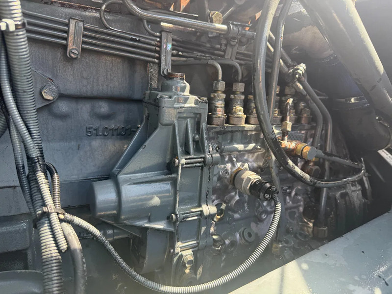 Tracteur routier MAN 19.403 4X2 Tractor-unit Spring/Air ZF Manual Gear Low cabine: photos 19