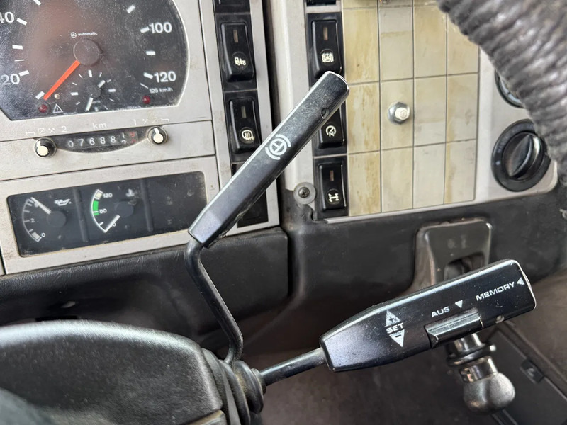 Tracteur routier MAN 19.403 4X2 Tractor-unit Spring/Air ZF Manual Gear Low cabine: photos 15