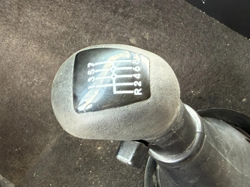 Tracteur routier MAN 19.403 4X2 Tractor-unit Spring/Air ZF Manual Gear Low cabine: photos 16