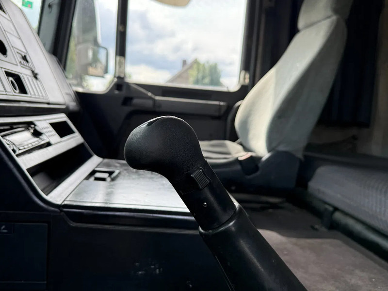 Tracteur routier MAN 19.403 4X2 Tractor-unit Spring/Air ZF Manual Gear Low cabine: photos 14