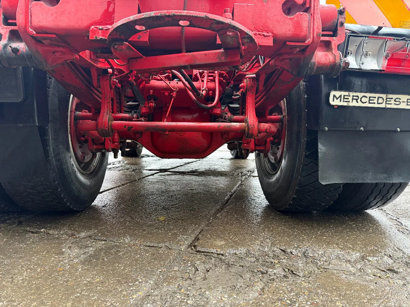 Mercedes-Benz SK 1935 V8 4X2 Tractor-unit Spring/Spring Eps 3 Pedal PTO - Tracteur routier: photos 5 Mercedes-Benz SK 1935 V8 4X2 Tractor-unit Spring/Spring Eps 3 Pedal PTO - Tracteur routier: photos 5