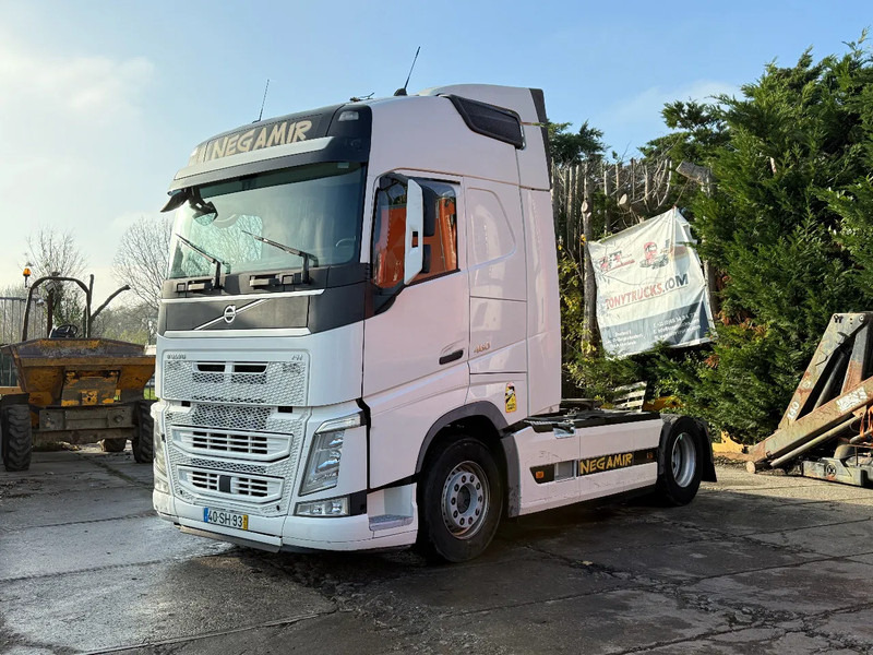 Volvo FH 13.460 4X2 Tractor-unit Spring/Air Retarder PROD2017 HB - Tracteur routier: photos 2 Volvo FH 13.460 4X2 Tractor-unit Spring/Air Retarder PROD2017 HB - Tracteur routier: photos 2