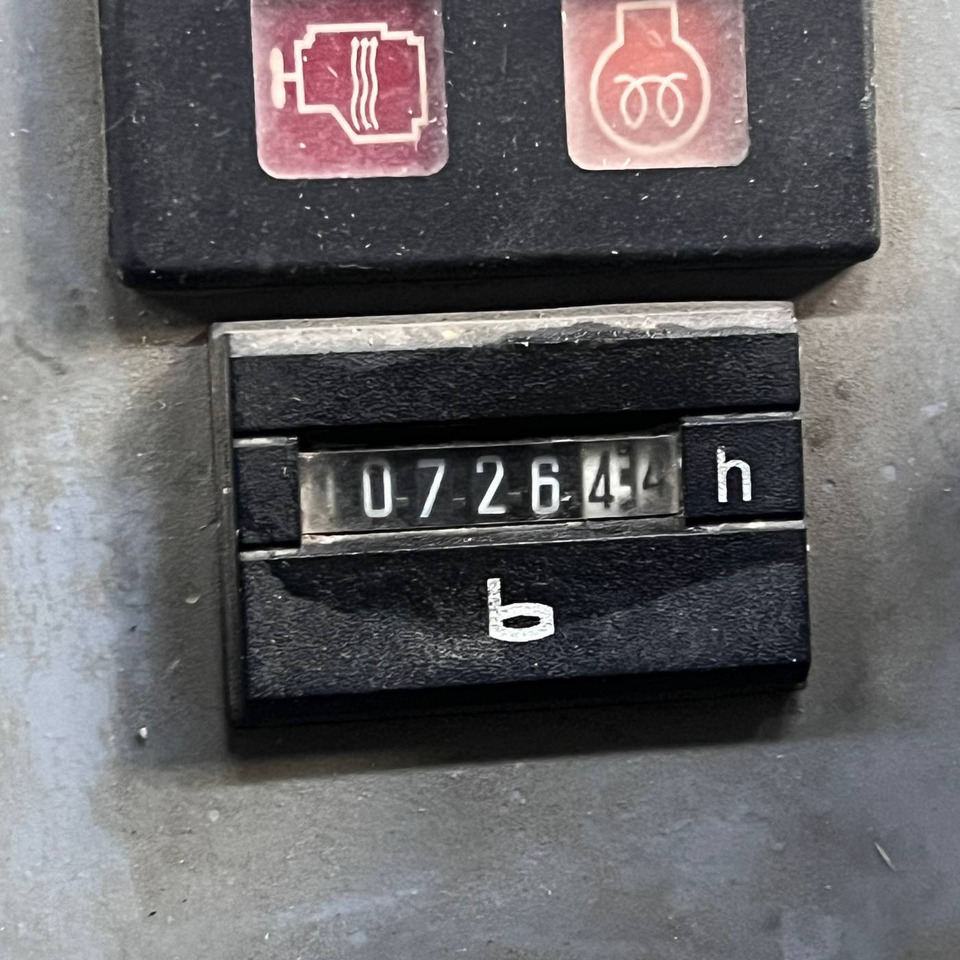 Hako Jonas 1200D - Balayeuse industrielle: photos 4 Hako Jonas 1200D - Balayeuse industrielle: photos 4