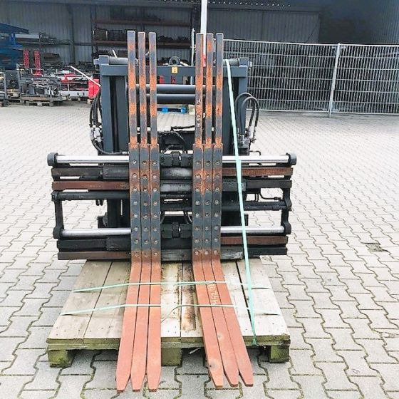 Fourches pour Matériel de manutention Kaup Triple pallet Handler with Pantograph