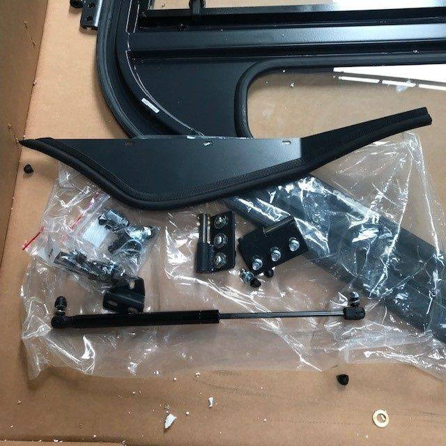 Left door for Komatsu - Portière et pièces pour Matériel de manutention: photos 5 Left door for Komatsu - Portière et pièces pour Matériel de manutention: photos 5