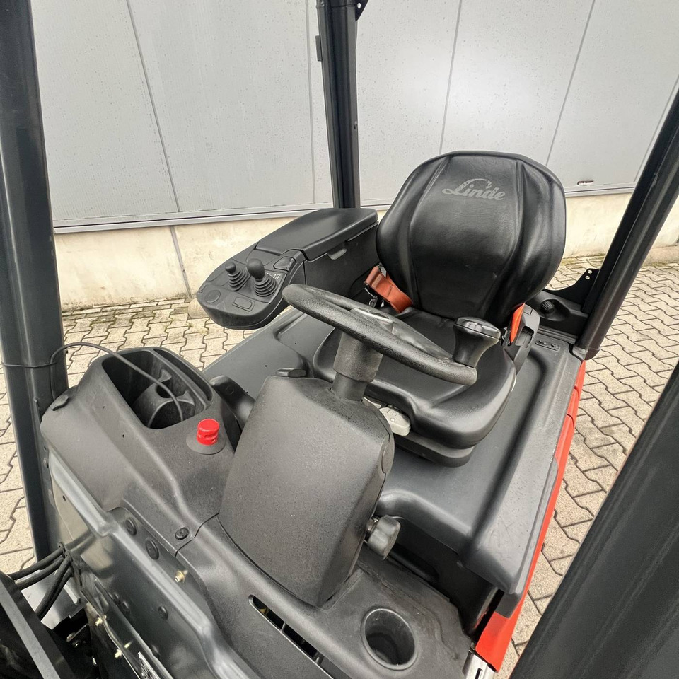 Linde E15 (386-02) EVO - Chariot élévateur électrique: photos 3 Linde E15 (386-02) EVO - Chariot élévateur électrique: photos 3