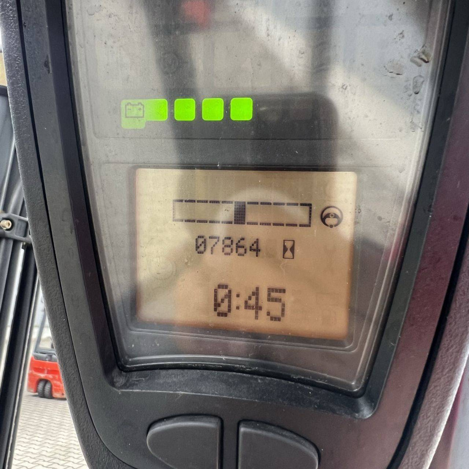 Linde E15 (386-02) EVO - Chariot élévateur électrique: photos 4 Linde E15 (386-02) EVO - Chariot élévateur électrique: photos 4