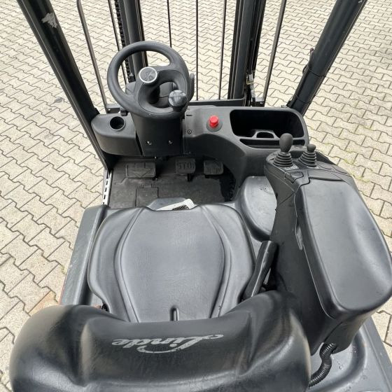 Linde E15 (386-02) EVO - Chariot élévateur électrique: photos 4 Linde E15 (386-02) EVO - Chariot élévateur électrique: photos 4