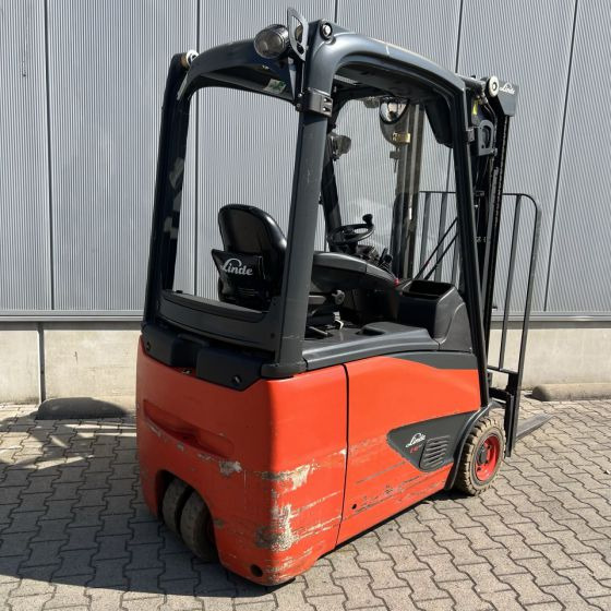 Linde E16H-02 (386) EVO - Chariot élévateur électrique: photos 2 Linde E16H-02 (386) EVO - Chariot élévateur électrique: photos 2