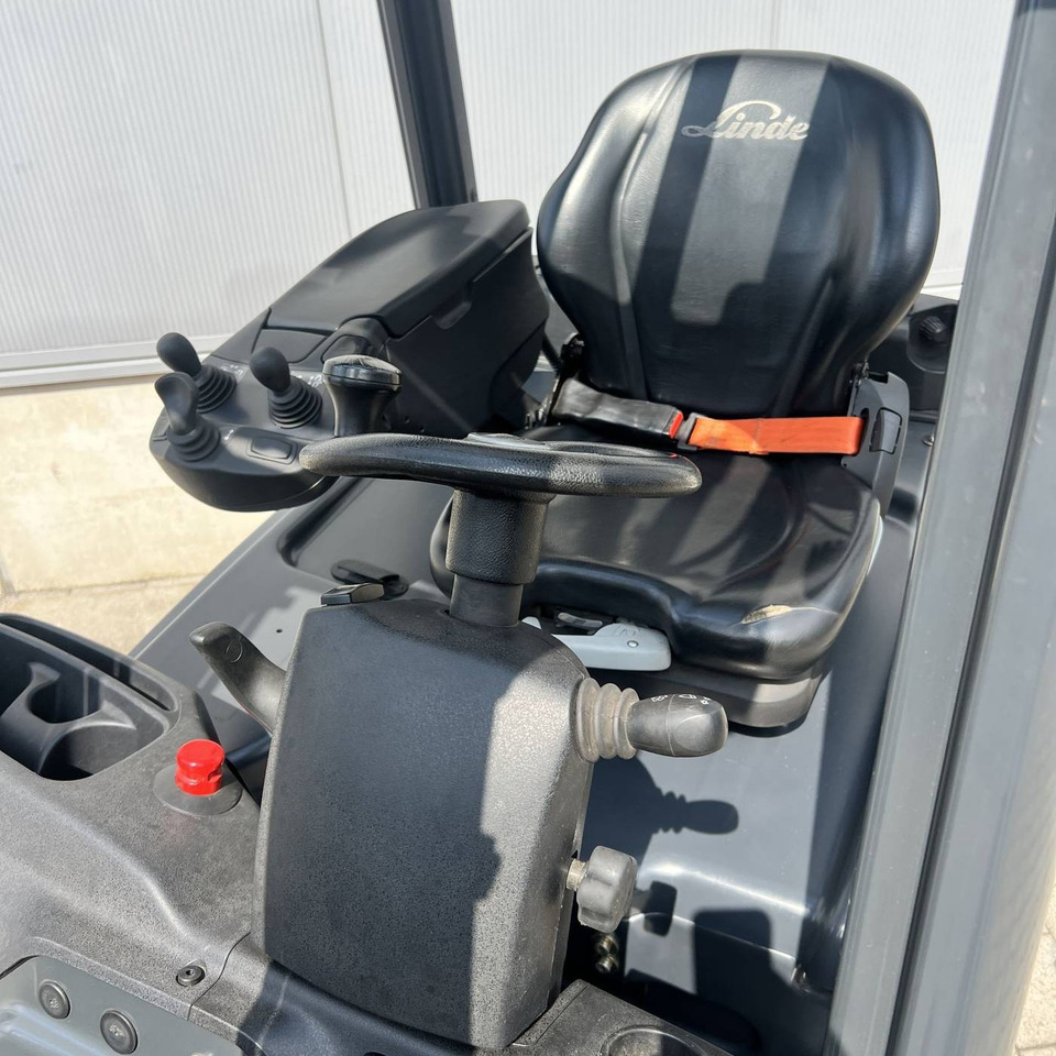 Linde E16H (386-02) EVO - Chariot élévateur électrique: photos 5 Linde E16H (386-02) EVO - Chariot élévateur électrique: photos 5