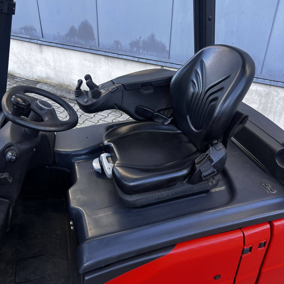 Linde E18 (386-02) EVO - Chariot élévateur électrique: photos 3 Linde E18 (386-02) EVO - Chariot élévateur électrique: photos 3