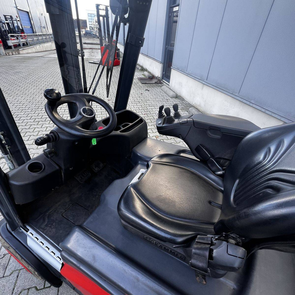 Linde E18 (386-02) EVO - Chariot élévateur électrique: photos 4 Linde E18 (386-02) EVO - Chariot élévateur électrique: photos 4