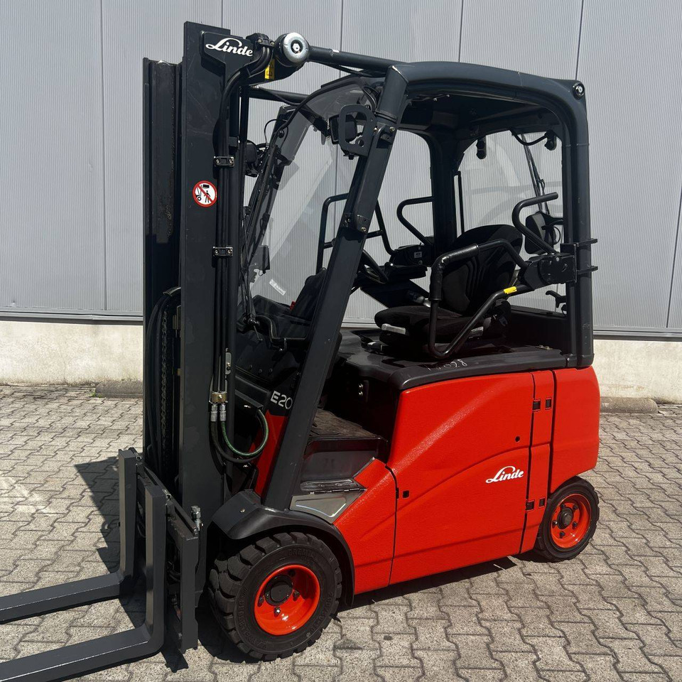 Linde E20PH (386) - Chariot élévateur électrique: photos 1 Linde E20PH (386) - Chariot élévateur électrique: photos 1
