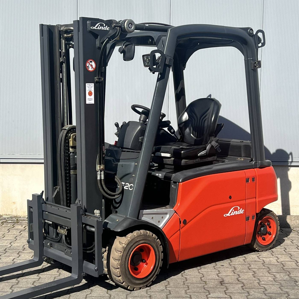 Linde E20PL (386-01) - Chariot élévateur électrique: photos 1 Linde E20PL (386-01) - Chariot élévateur électrique: photos 1
