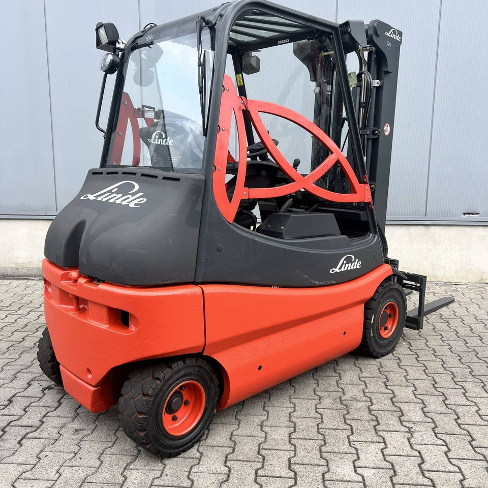 Linde E25S (336-03) - Chariot élévateur électrique: photos 2 Linde E25S (336-03) - Chariot élévateur électrique: photos 2