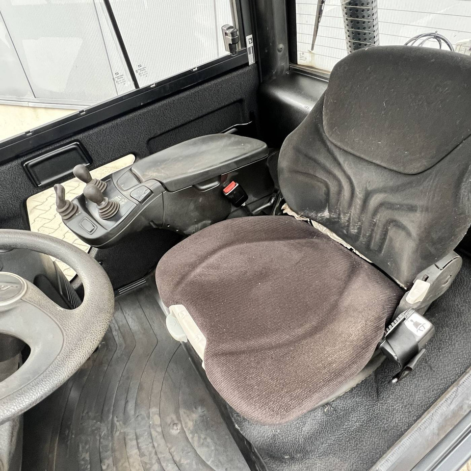 Linde H35D (393-02) EVO - Chariot élévateur diesel: photos 5 Linde H35D (393-02) EVO - Chariot élévateur diesel: photos 5