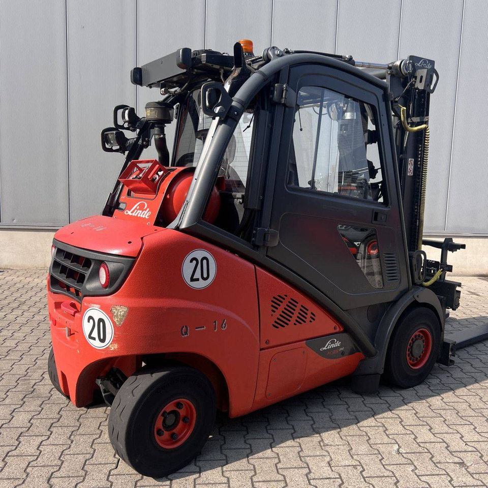 Linde H35T (393-02) EVO - Chariot élévateur à gaz: photos 2 Linde H35T (393-02) EVO - Chariot élévateur à gaz: photos 2
