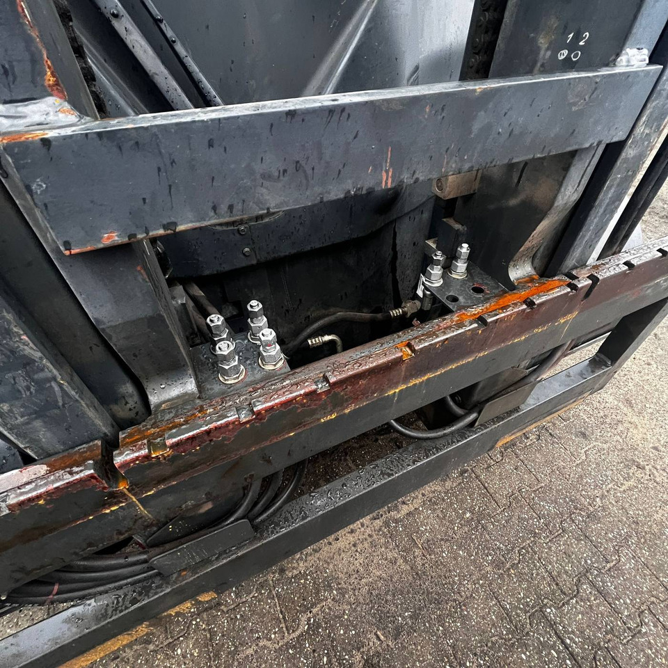 Linde H70D (396-03) EVO - Chariot élévateur diesel: photos 4 Linde H70D (396-03) EVO - Chariot élévateur diesel: photos 4