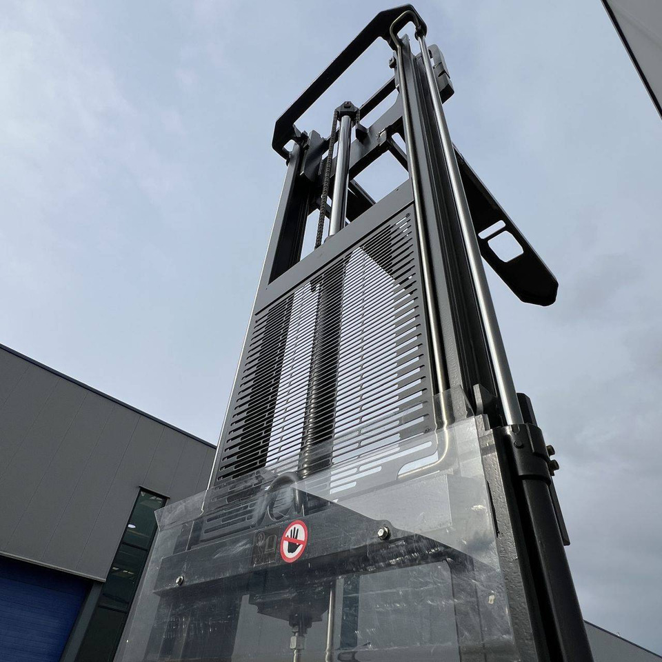 Linde L14 (372) en leasing occasion Linde L14 (372): photos 13 Linde L14 (372) en leasing occasion Linde L14 (372): photos 13