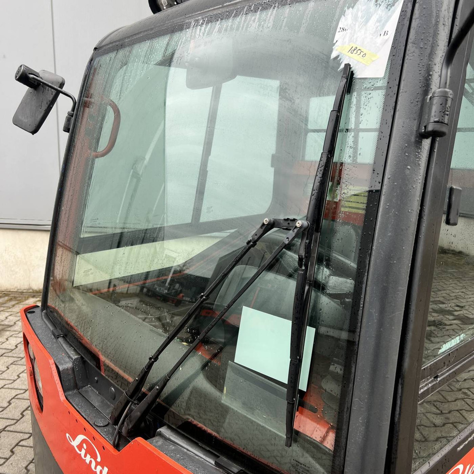 Linde P250 LWB (127) - Chariot tracteur: photos 3 Linde P250 LWB (127) - Chariot tracteur: photos 3