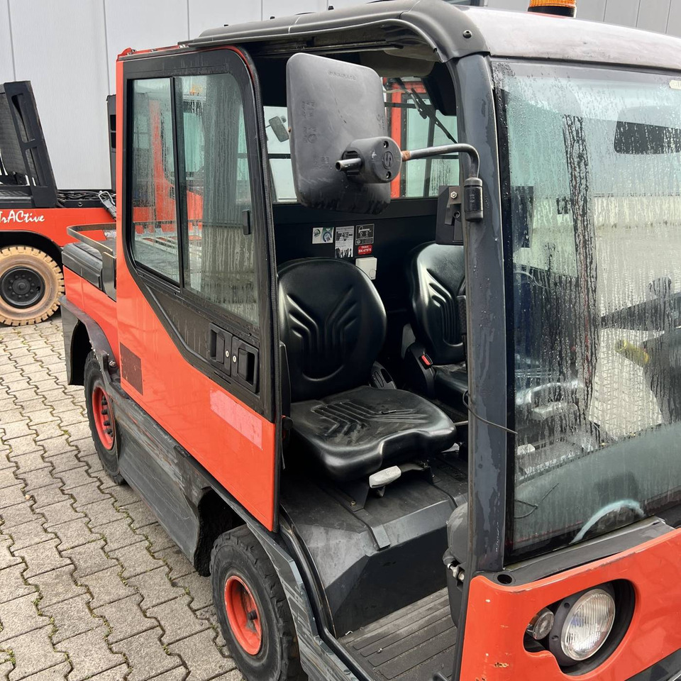 Linde P250 SWB (127) - Chariot tracteur: photos 4 Linde P250 SWB (127) - Chariot tracteur: photos 4