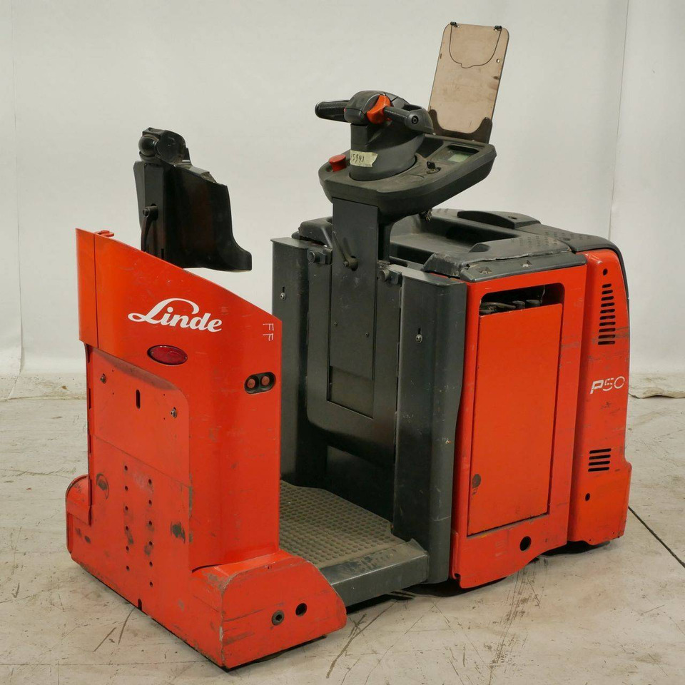 Linde P50C (1190) - Chariot tracteur: photos 2 Linde P50C (1190) - Chariot tracteur: photos 2