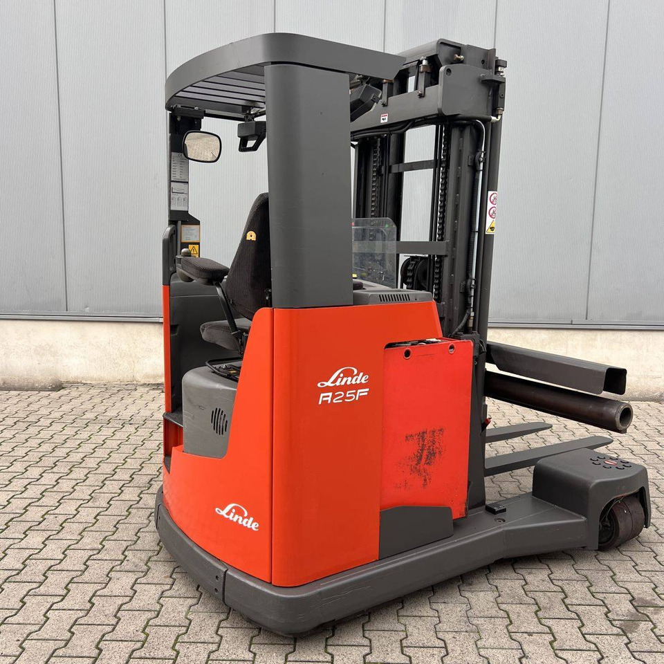Linde R25F - Chariot multidirectionnel: photos 2 Linde R25F - Chariot multidirectionnel: photos 2
