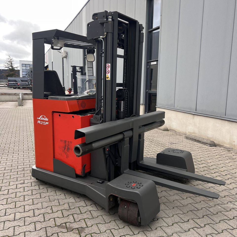 Linde R25F - Chariot multidirectionnel: photos 3 Linde R25F - Chariot multidirectionnel: photos 3