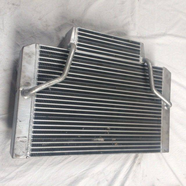 Radiator for Linde H35-45, Series 352 - Radiateur pour Matériel de manutention: photos 1 Radiator for Linde H35-45, Series 352 - Radiateur pour Matériel de manutention: photos 1