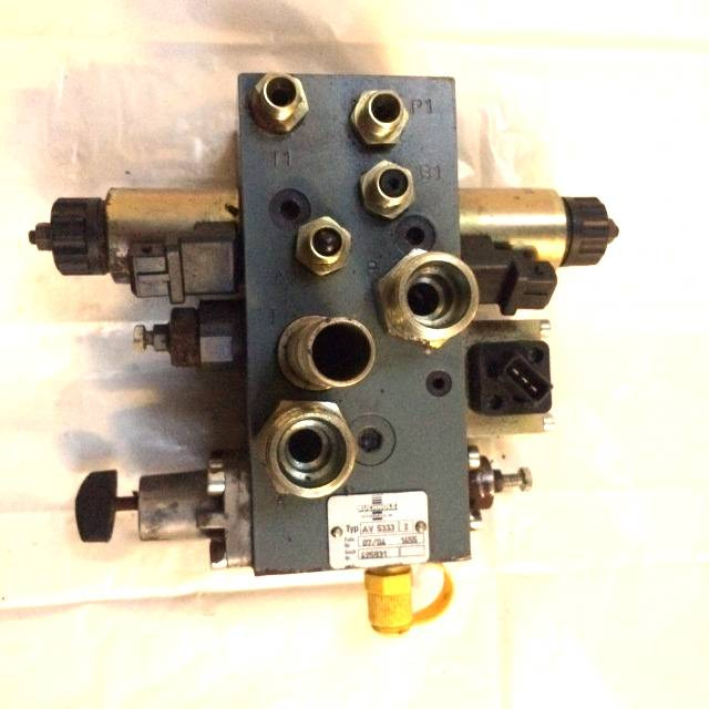 Steering block Hydraulik Still - Valve hydraulique pour Matériel de manutention: photos 1 Steering block Hydraulik Still - Valve hydraulique pour Matériel de manutention: photos 1
