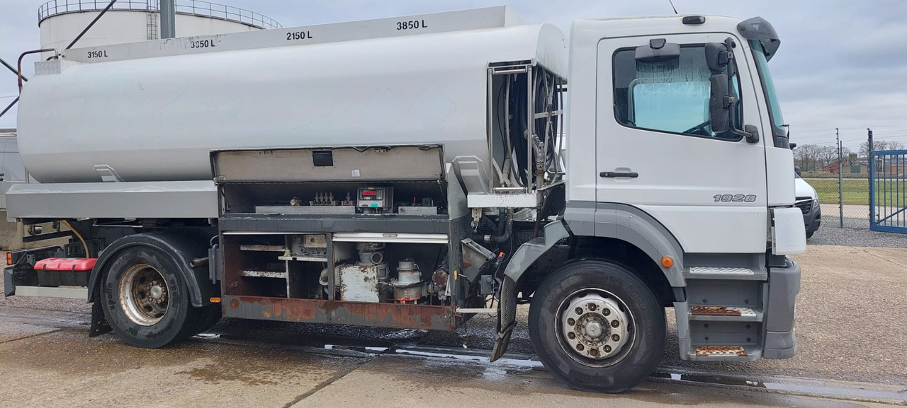 Camion citerne MERCEDES: photos 7